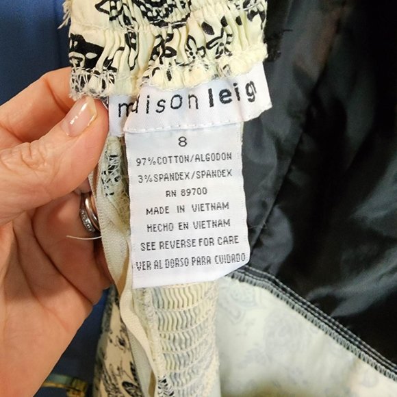 Madison Leigh Paisely Dress - Picture 8 of 8